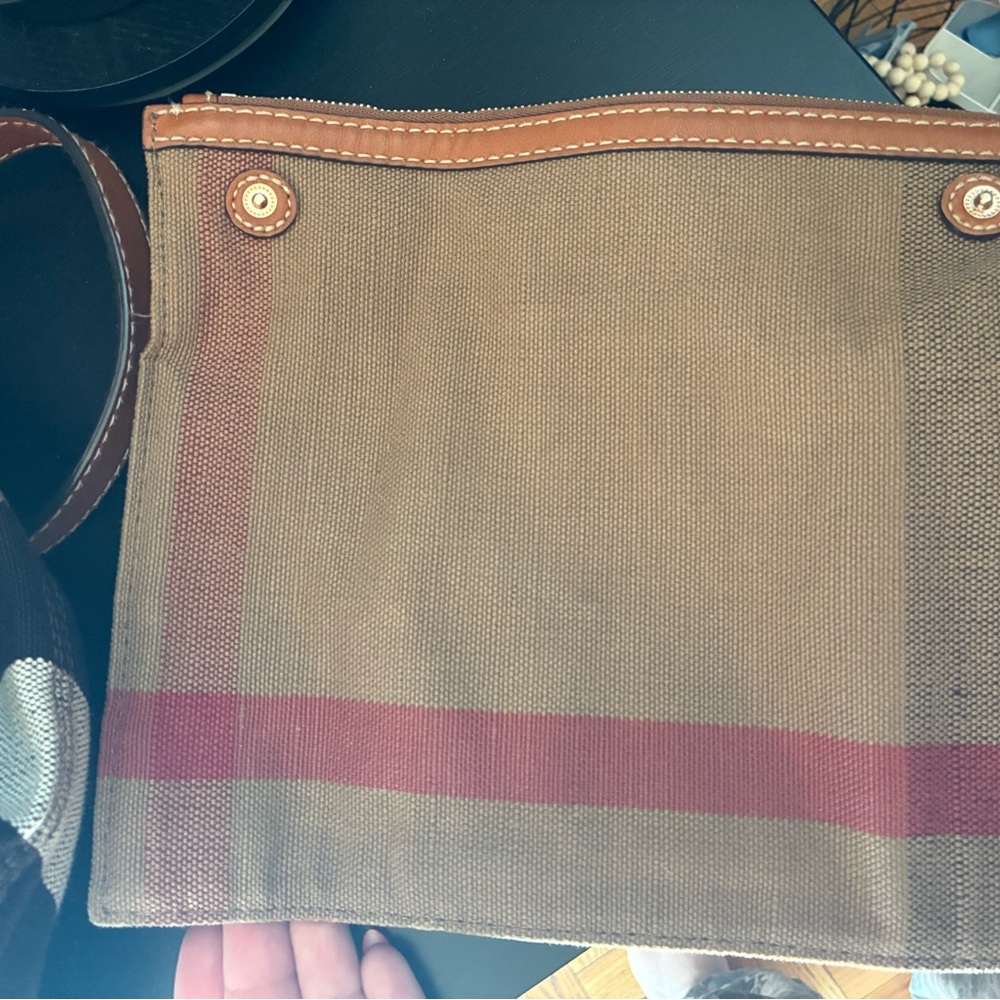 Burberry Tan and Brown Shoulder Bag with Chain Strap - Picture 4 of 4